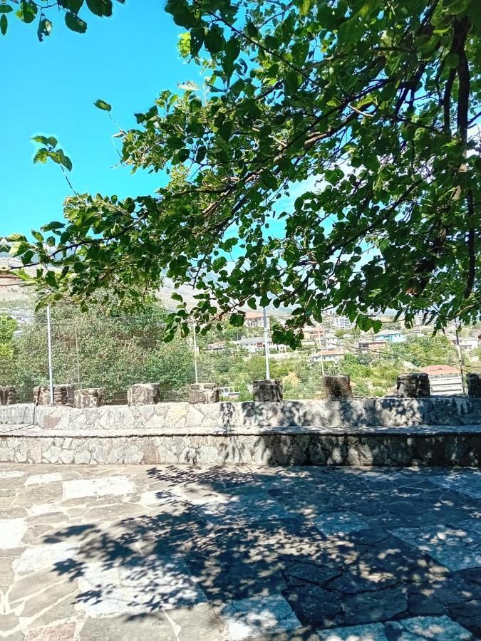 Stone Pazar Guest House Gjirokastra Kültér fotó