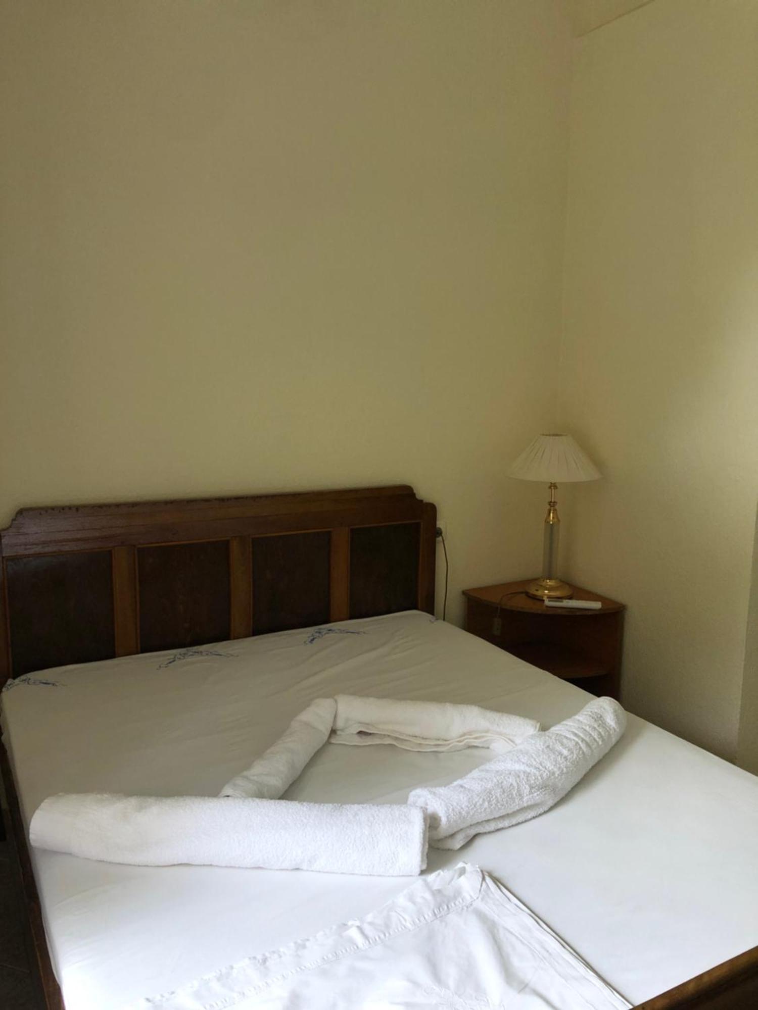 Stone Pazar Guest House Gjirokastra Kültér fotó
