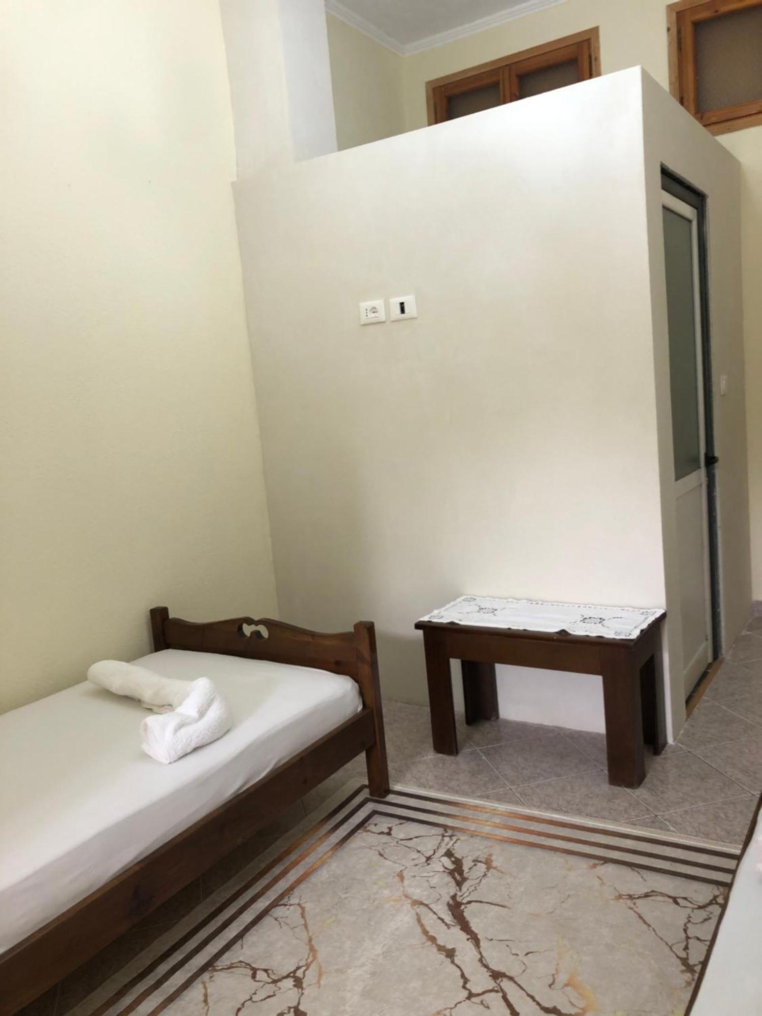 Stone Pazar Guest House Gjirokastra Kültér fotó